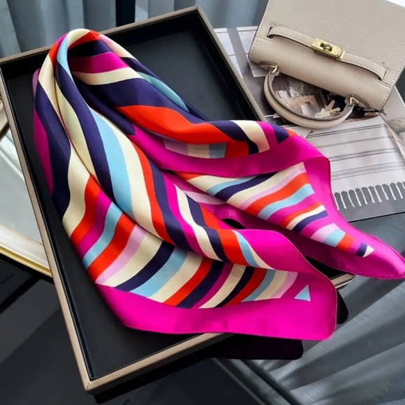 New! Vintage Look Striped Scarf – Polyester, Stylish & Lightweight! - Picture 4 of 9